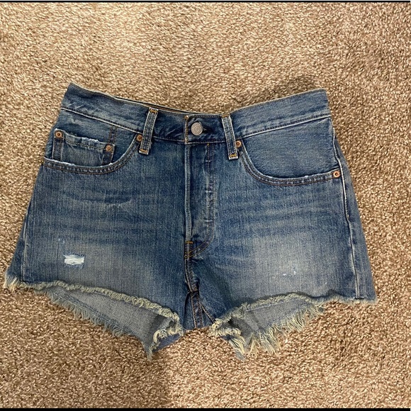 Levi denim jean shorts - Picture 1 of 1